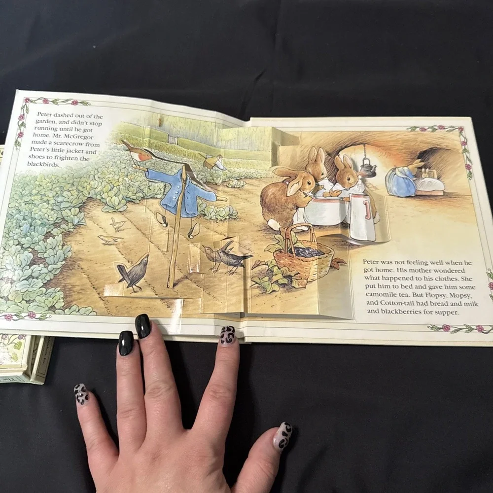 THE TALE OF PETER RABBIT; A POP-UP BOOK - Hardcover *Excellent Condition*